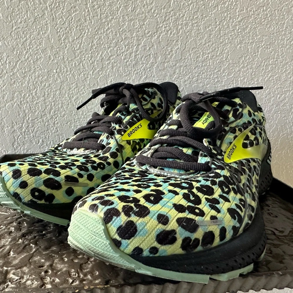 Brooks Women's Mint Green Black Leopard Print Running Shoes - Picture 2 of 11